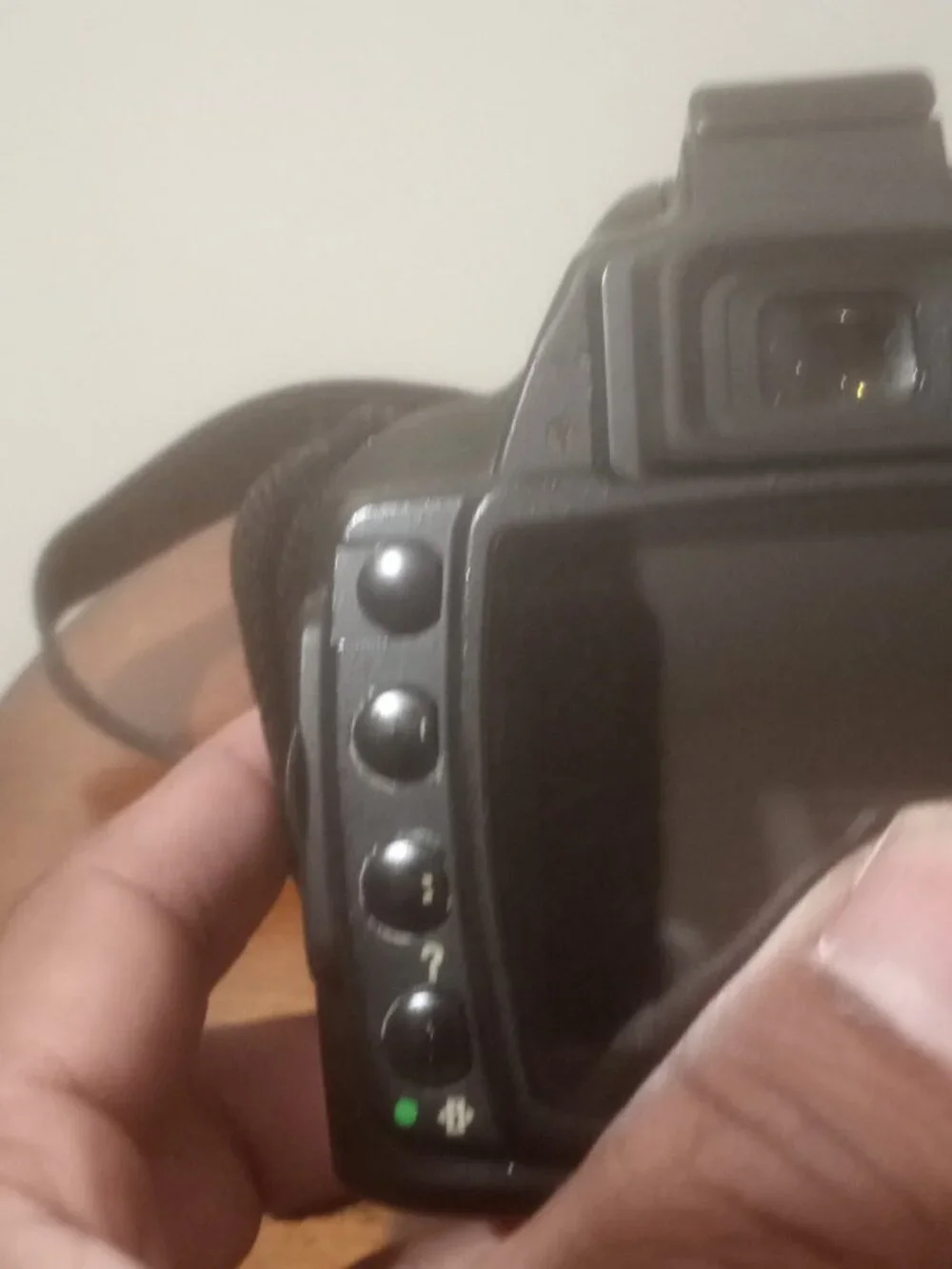 Nikon D40 6.1MP DSLR Camera Kit/AF-S DX 55-200mm Lens For Parts Only